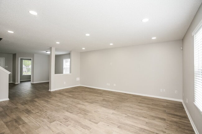 Building Photo - 9435 W Quarter Moon Dr