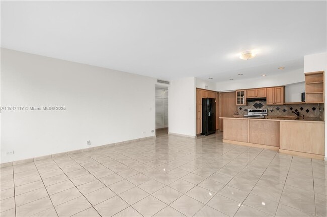 Building Photo - 1408 Brickell Bay Dr