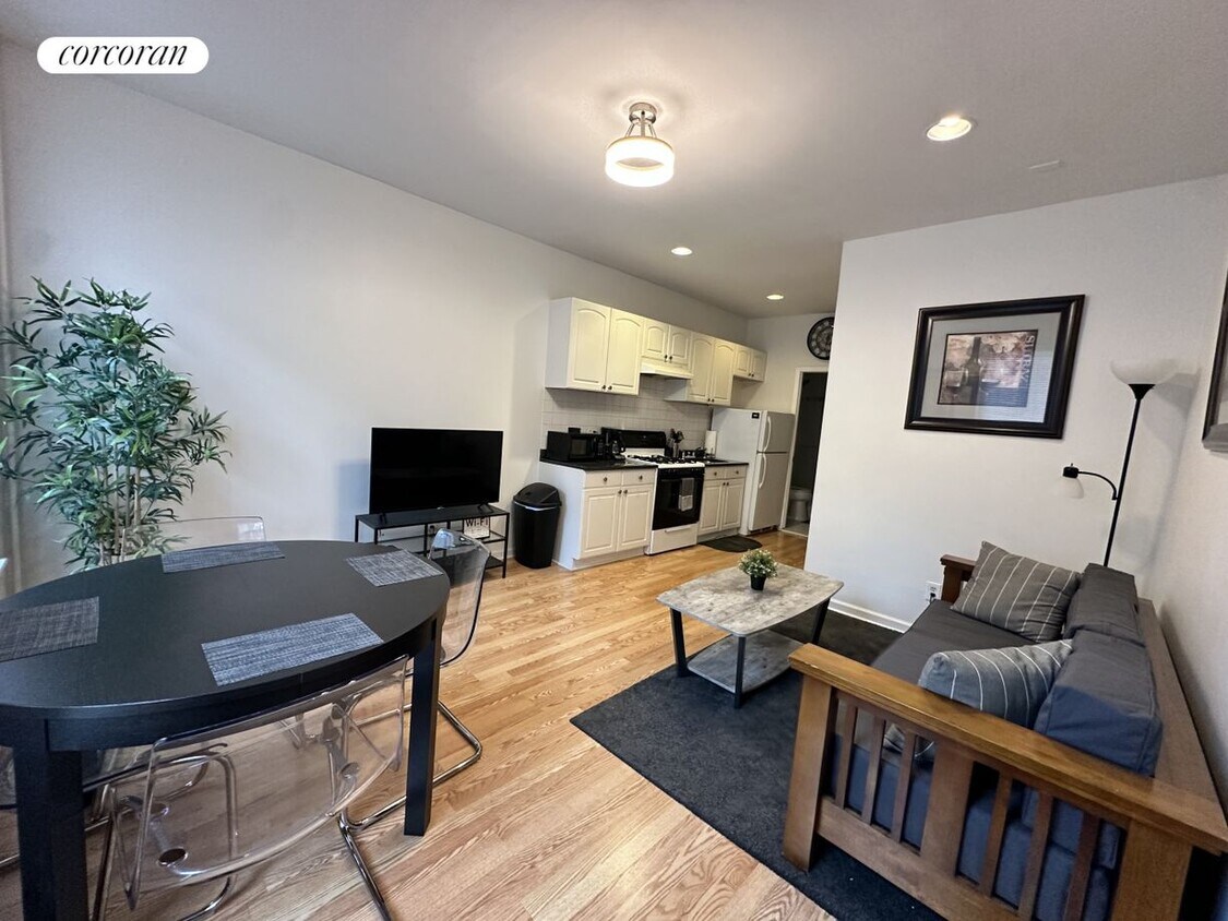 Primary Photo - 229 Berry St