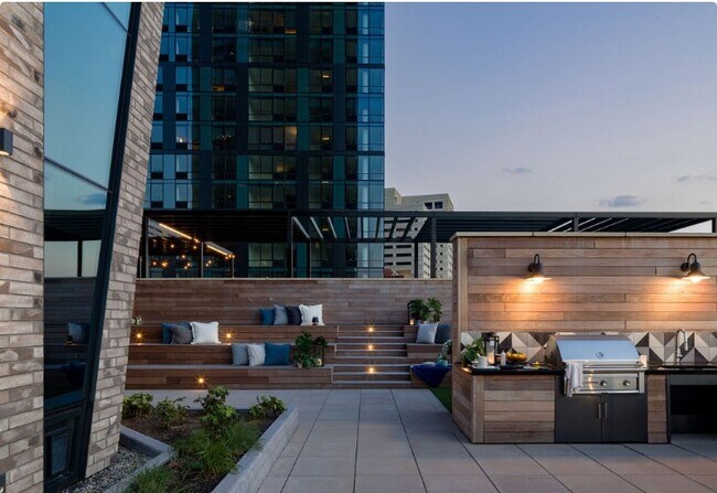 Foto del edificio - 353 Marin Blvd