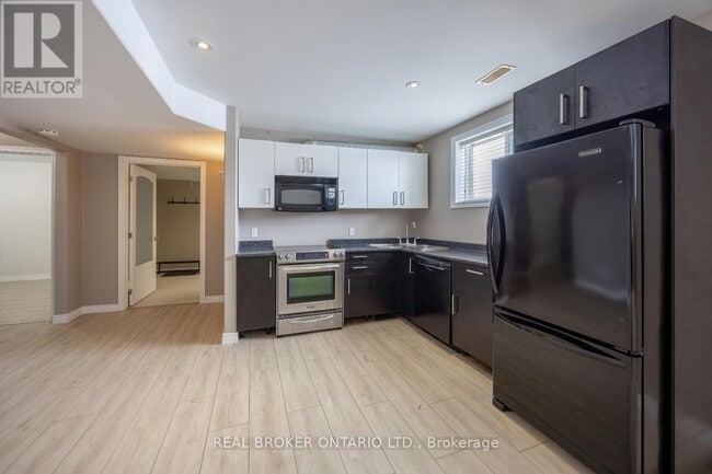 Building Photo - 2560 Denure Dr