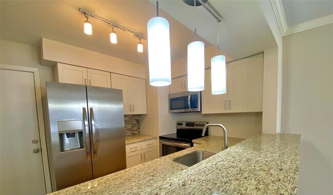 Foto del edificio - 17202 Imperial Valley Dr