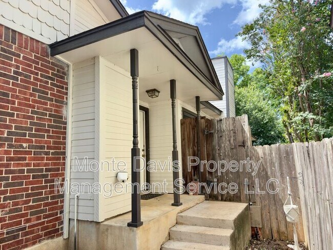 Foto del edificio - 2618 Alcott Ln