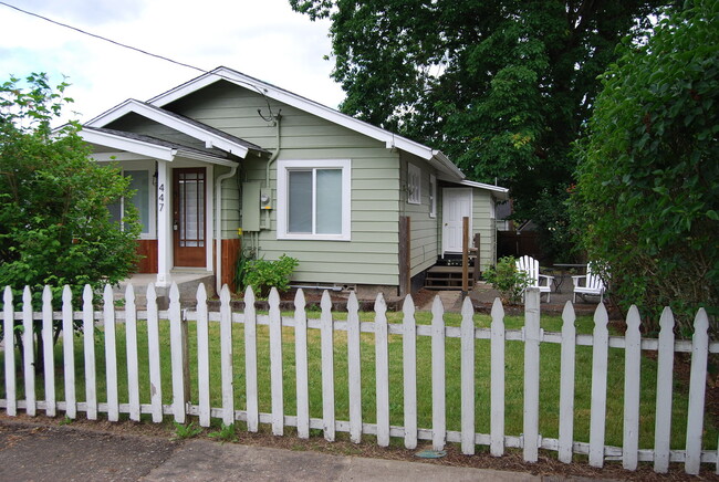 Foto del edificio - Cute 1 Bedroom 2 Bath Home Carlton OR