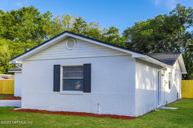 Building Photo - 8203 Ireland Dr