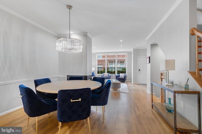 Foto del edificio - 1507 N Colonial Terrace