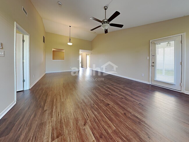 Building Photo - 3601 White Cliff Way