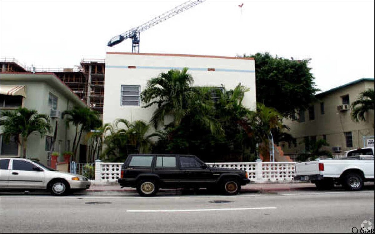 Foto del edificio - 7615 Harding Ave