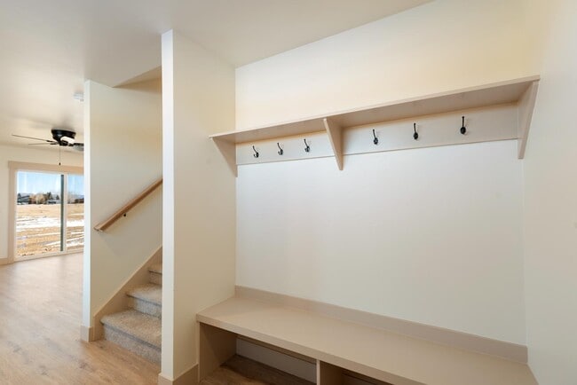 Building Photo - 405 Par Ave