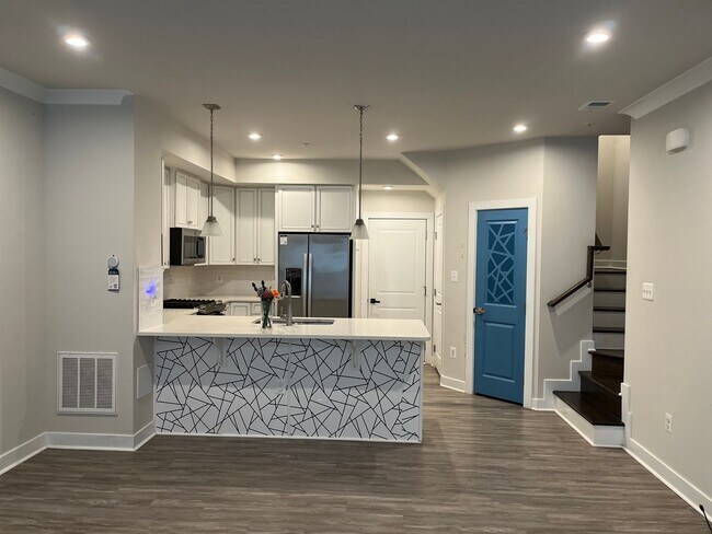 Foto del edificio - Interior Townhouse In Herndon