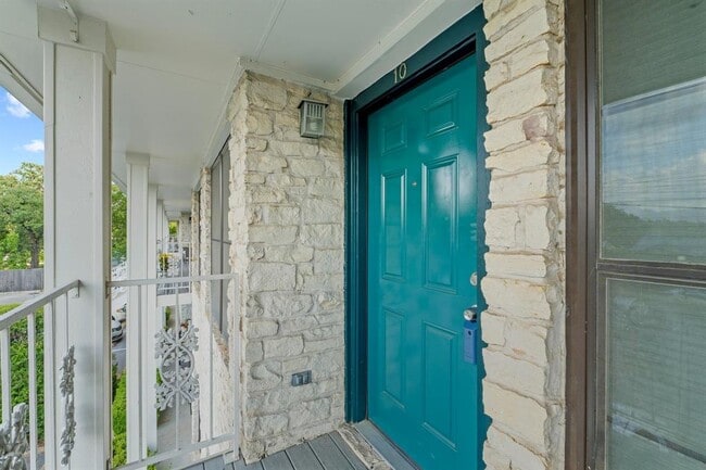 Foto del edificio - 1610 Waterston Ave