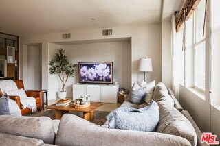 Building Photo - 7100 Playa Vista Dr