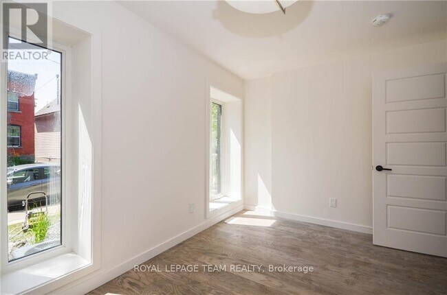 Building Photo - 177 Cathcart St