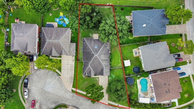 Foto del edificio - 10214 White Oak Trail Ln