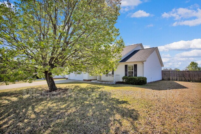 Foto del edificio - 304 Hawthorn Dr