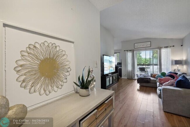 Foto del edificio - 9933 Westview Dr