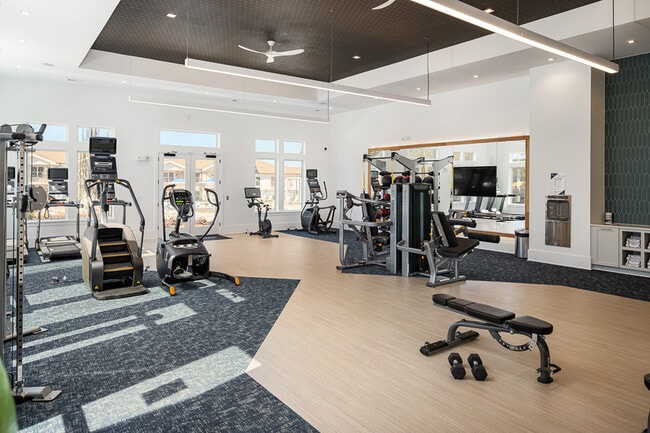 24-Hour Cardio and Strength Training Fitness Center - Bexley Parkstone