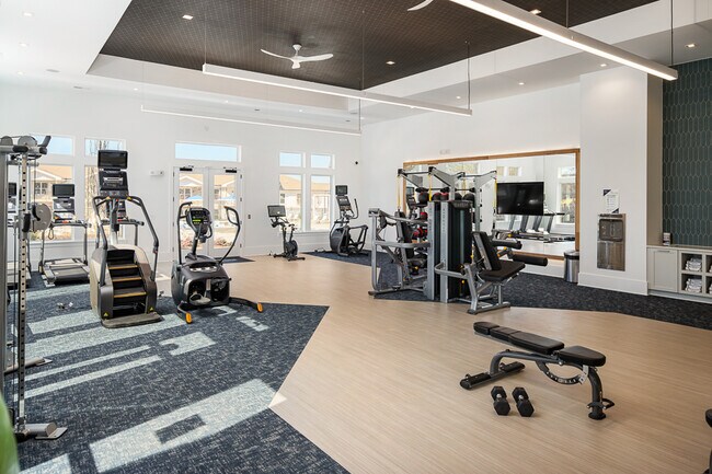 24-Hour Cardio and Strength Training Fitness Center - Bexley Parkstone