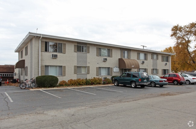 Building Photo - White Oak Apartments