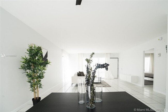 Foto del edificio - 2100 NE 33rd Ave