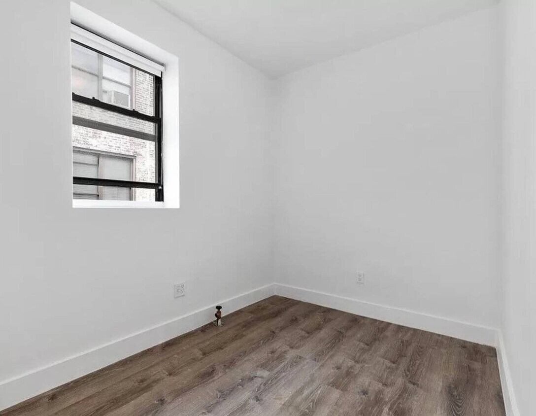 Building Photo - 30-44-44 32nd St