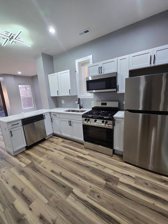 Building Photo - 3732 S Calumet Ave