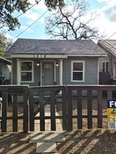 Building Photo - 1016 Center St