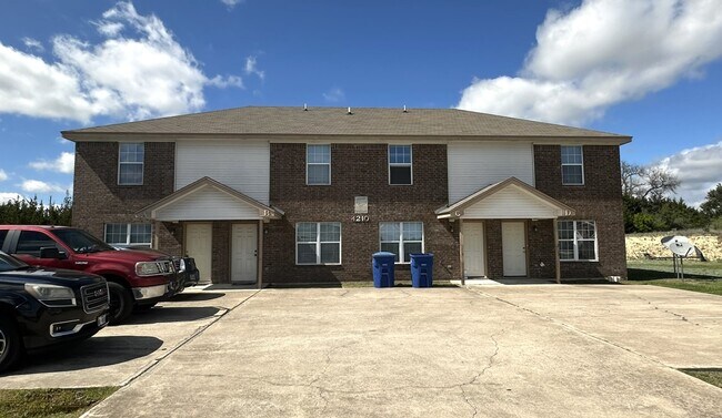 Foto del edificio - 4210 Primrose Dr