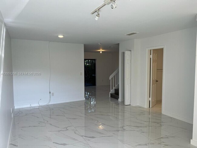 Foto del edificio - 1125 NE 210th Terrace