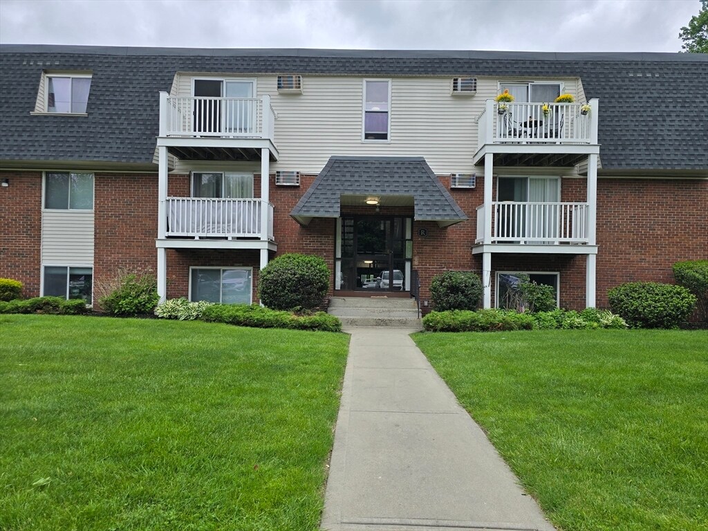 Foto principal - 135 E Main St