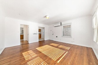 Building Photo - 1858 Westerly Terrace