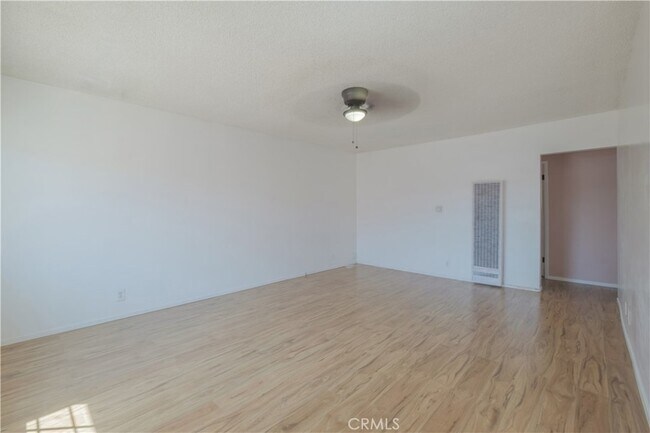 Foto del edificio - 4435 Triggs St