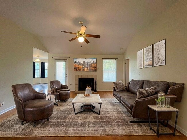 Building Photo - 205 Juniper Dr