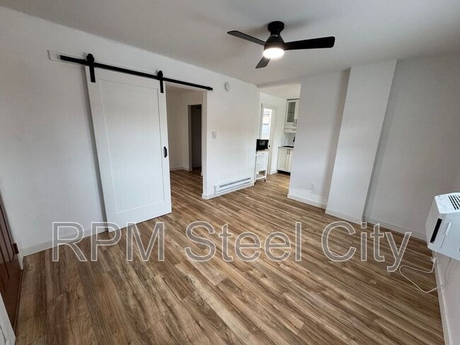 Foto del edificio - 512-512 1/2 W 10th St