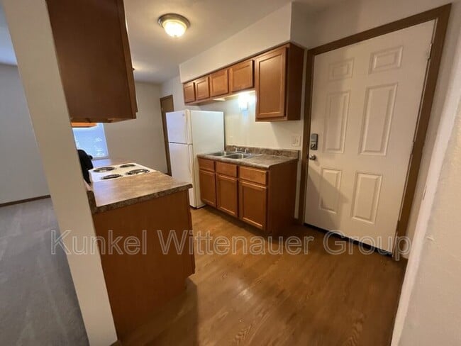 Building Photo - 1810-8 Jamestown Road