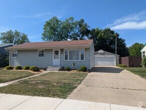Building Photo - 2026 Evans Ave
