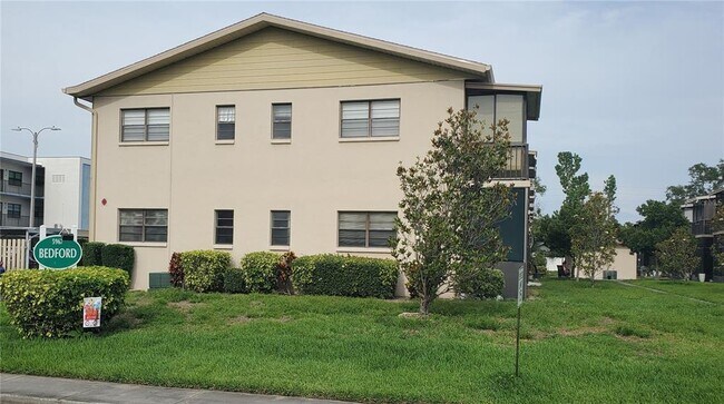 Foto del edificio - 5967 Terrace Park Dr N
