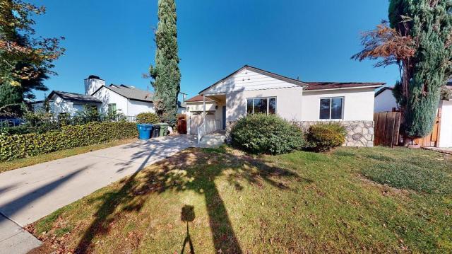 Building Photo - 2 bedroom in Encino CA 91316