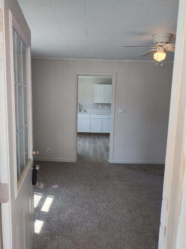 Foto del edificio - 422 S Oak St