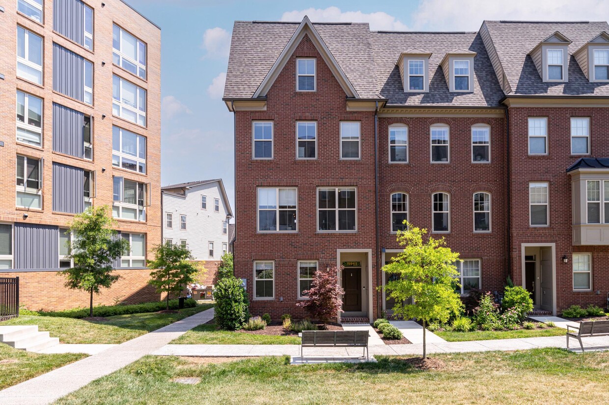 Photo - 15948 Chieftain Ave (Rockville, MD)