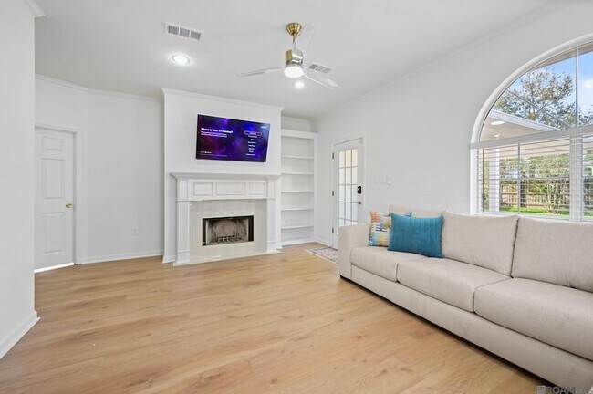 Foto del edificio - 18482 Lake Iris Ave