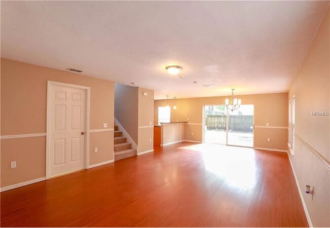 Foto del edificio - 835 McFall Ave