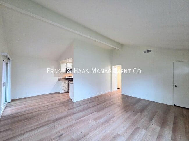 Foto del edificio - 12512 Cuesta Dr