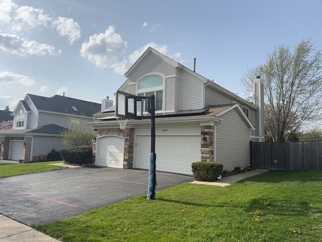 Building Photo - 552 Fairfax Ln