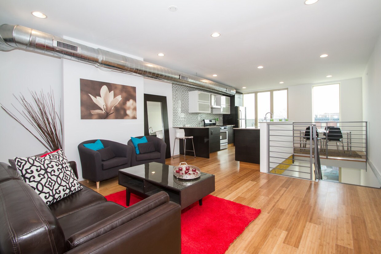 Primary Photo - 2 E Girard Ave
