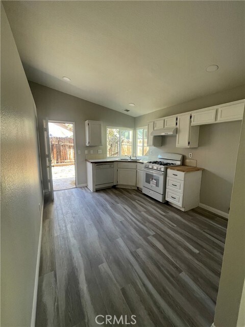 Building Photo - 1516 Wilson Ave
