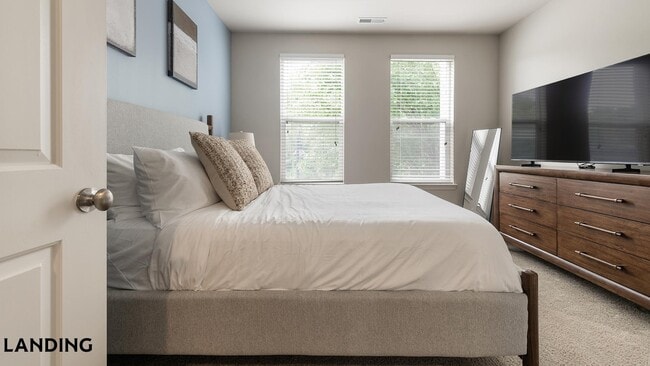 Building Photo - 8100 Palisades Cir