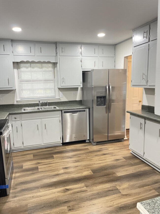 Foto del edificio - 1821 Rankin Pl NW