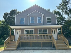 Building Photo - 116-118 Seavey St