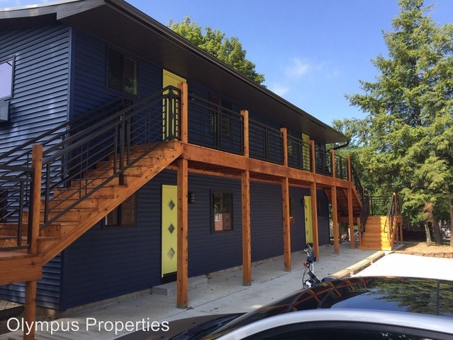 Building Photo - 1 br, 1 bath Room For Rent - 415 S Dunn St